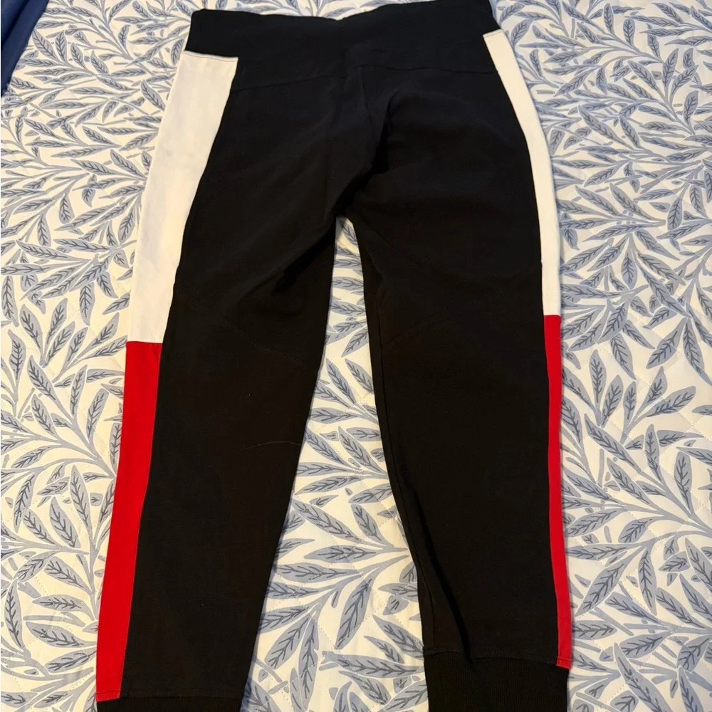 Tommy Hilfiger Women’s Black, Red & White Leggings❗️ - Picture 4 of 10